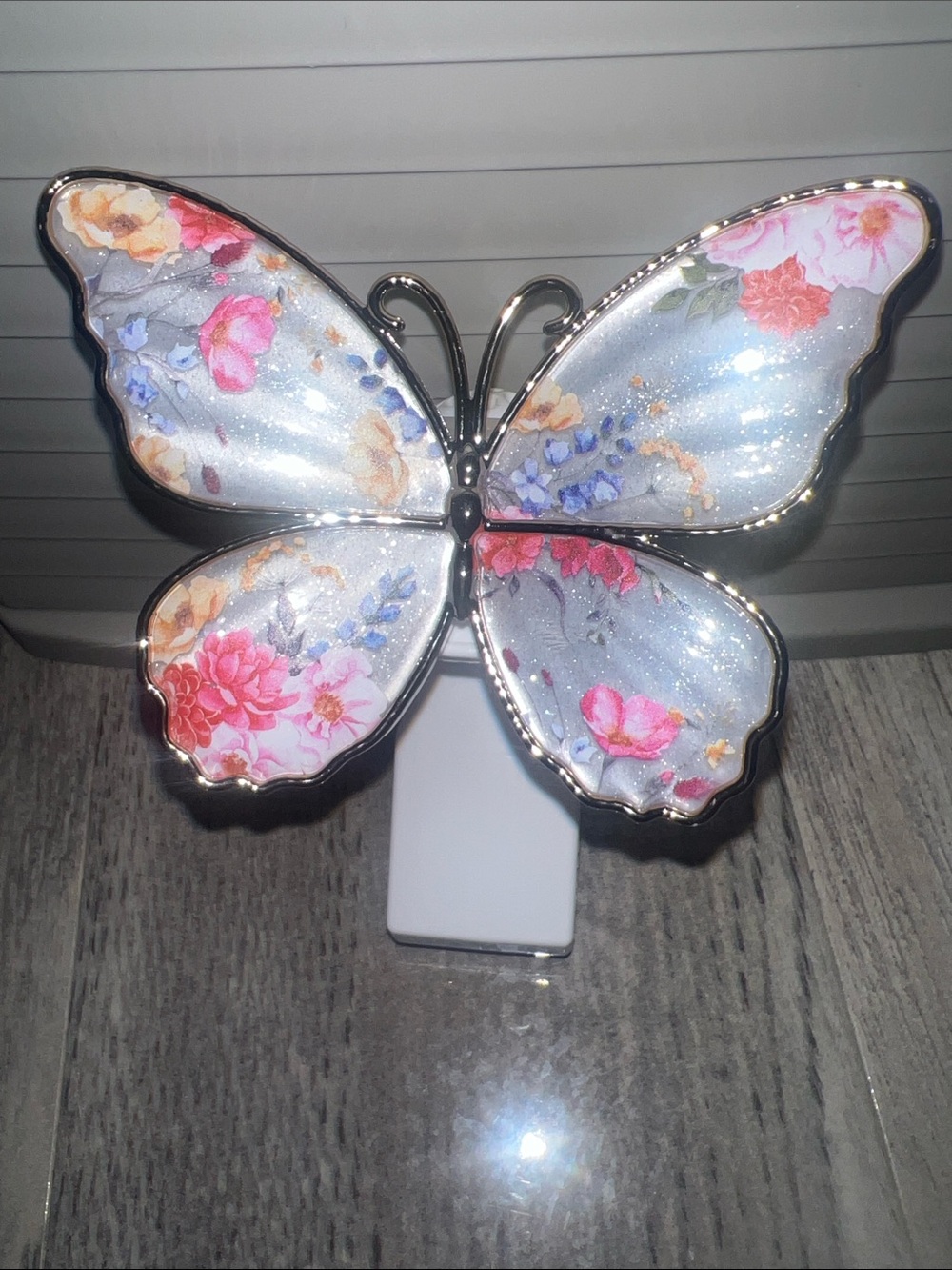 Bath & Body Work - Floral Butterfly Wallflower Plug